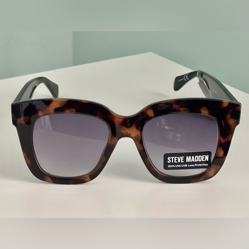 NWT Steve Madden sunglasses